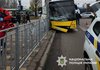 П'ятеро людей постраждали у Києві через зіткнення автобуса з електроопорою – поліція