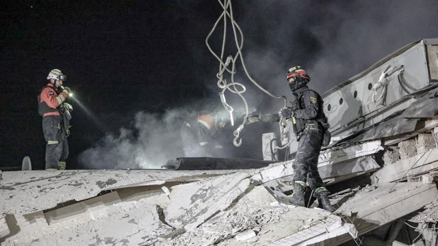 Десятеро людей постраждали внаслідок ворожих ударів по передмістю Харкова - ДСНС