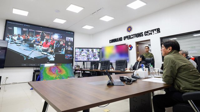 До 18 человек выросло число жертв тайфуна на Филиппинах