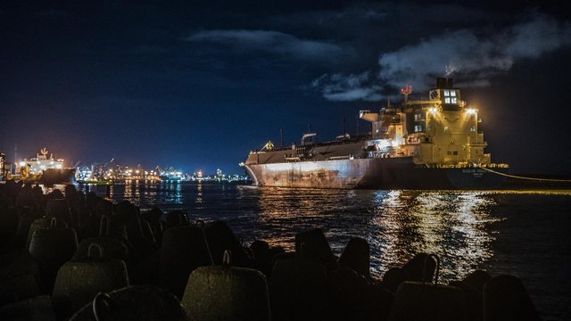 США відправляють до України першу партію природного газу через Литву