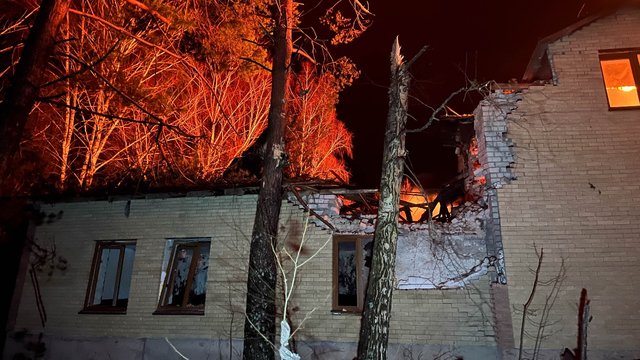 Окупанти обстріляли 14 населених пунктів Сумської області за добу, постраждав рятувальник