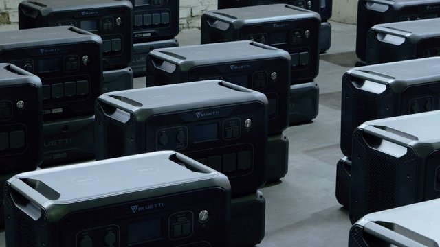 Бойцы 3 армейского корпуса рассказали, как используют зарядные станции от "Украинской команды": "для работы дронов и связи"