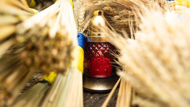 Українці вшановують пам’ять жертв голодоморів