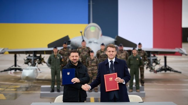 Україна та Франція підписали декларацію щодо співробітництва в обороні, зокрема про закупівлю 100 літаків Rafale F4 до 2035 р.
