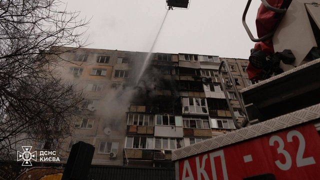 Число пострадавших в Киеве возросло до 16, спасатели спасли 8 человек – МВД Украины