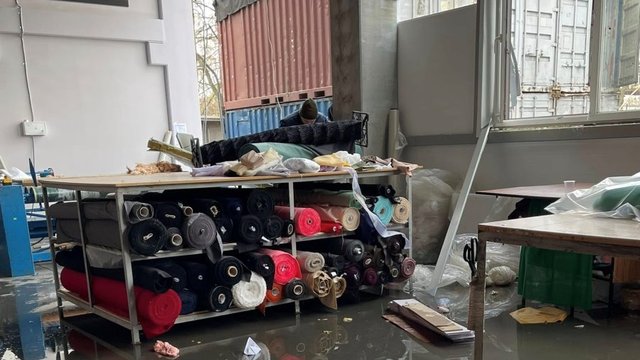 Внаслідок ракетної атаки вночі зруйновано складські та виробничі приміщення "Текстиль-Контакту"
