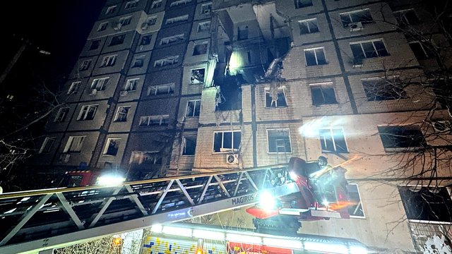 Кількість постраждалих внаслідок влучання ворожого БпЛА в дев'ятиповерхівку у Дніпрі зросла до 11