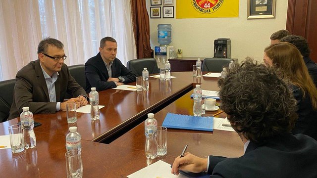 Податкова, БЕБ та НБУ мають врегулювати ситуацію з "дробленням" бізнесу фуд-ритейлу на ФОПи – фінкомітет