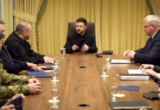 Зеленский поручил делегации продолжить максимально конструктивную работу с Трампом и европейскими партнерами