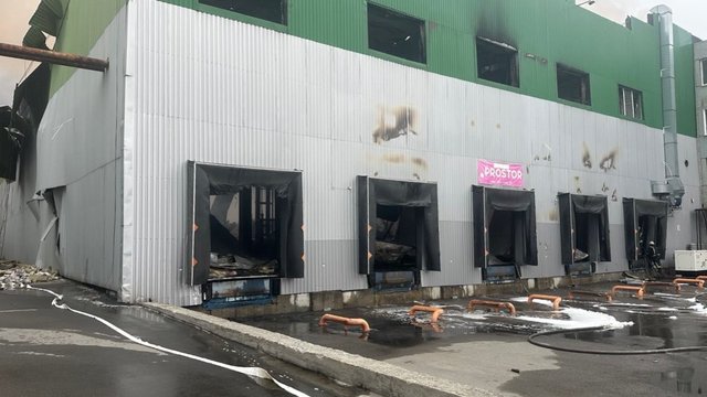 Обстрел РФ сильно повредил склады PROSTOR, "Мед-Сервис" и "БаДМ в Днепре и "Трибо" в Белой Церкви