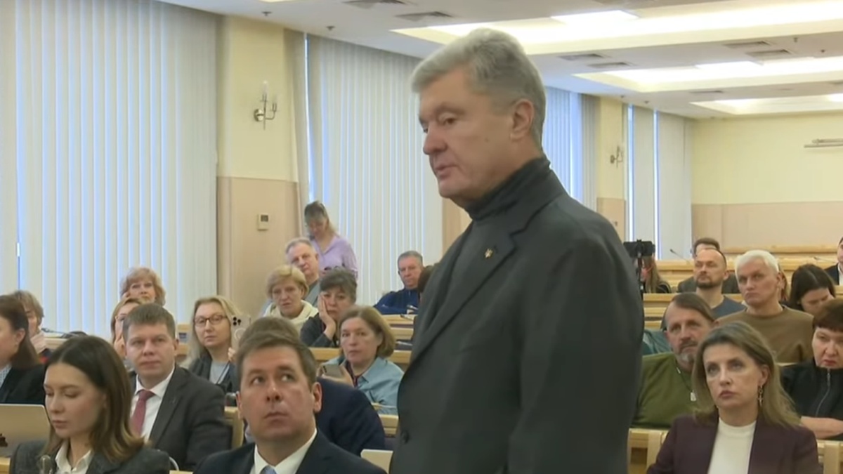 Court attaches ECHR decision on sanctions rights to Poroshenko case materials