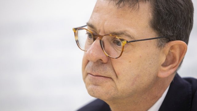 Количество украинских беженцев в Швейцарии после разрешения мужчинам 18-22 выезжать выросло несущественно - посол