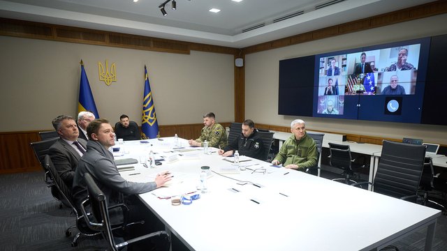 Українська команда на чолі з Президентом провела розмову з американською стороною щодо документа про гарантії безпеки  11 грудня 2025 року