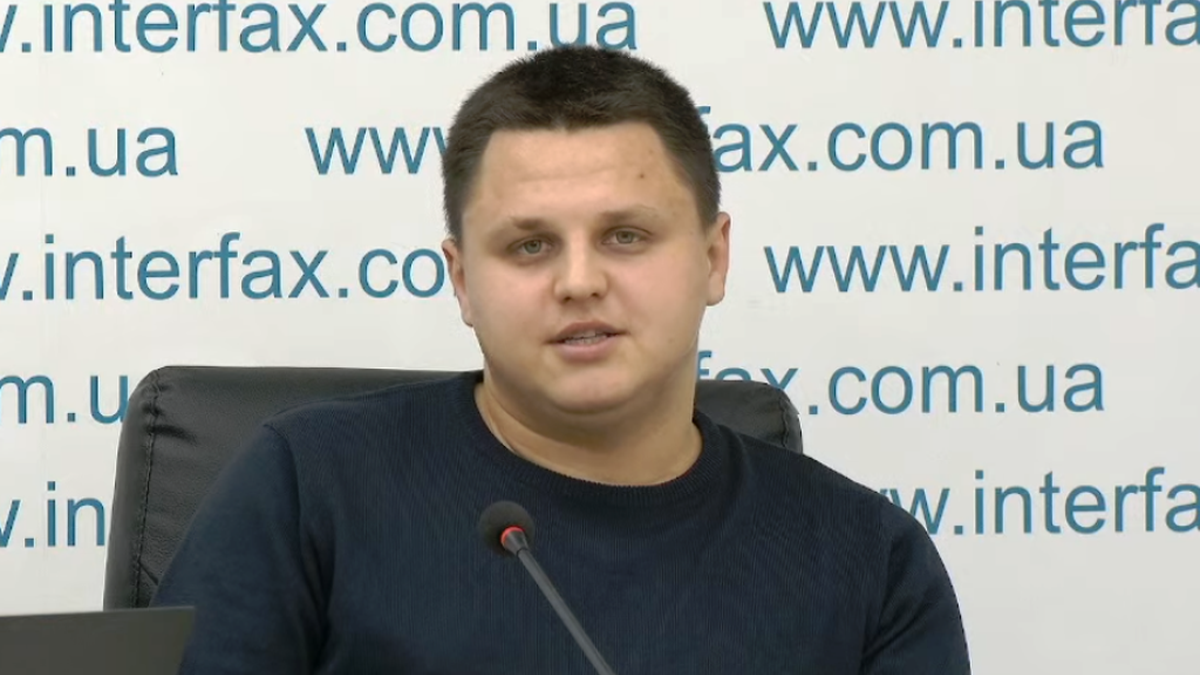 Sheriff Demining trains sappers to work with robotic “sap­per assistants”