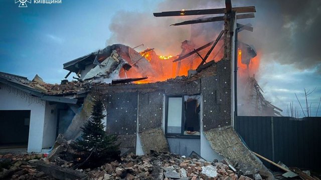 Росіяни атакували Україну більш ніж 650 дронами і понад трьома десятками ракет – Зеленський