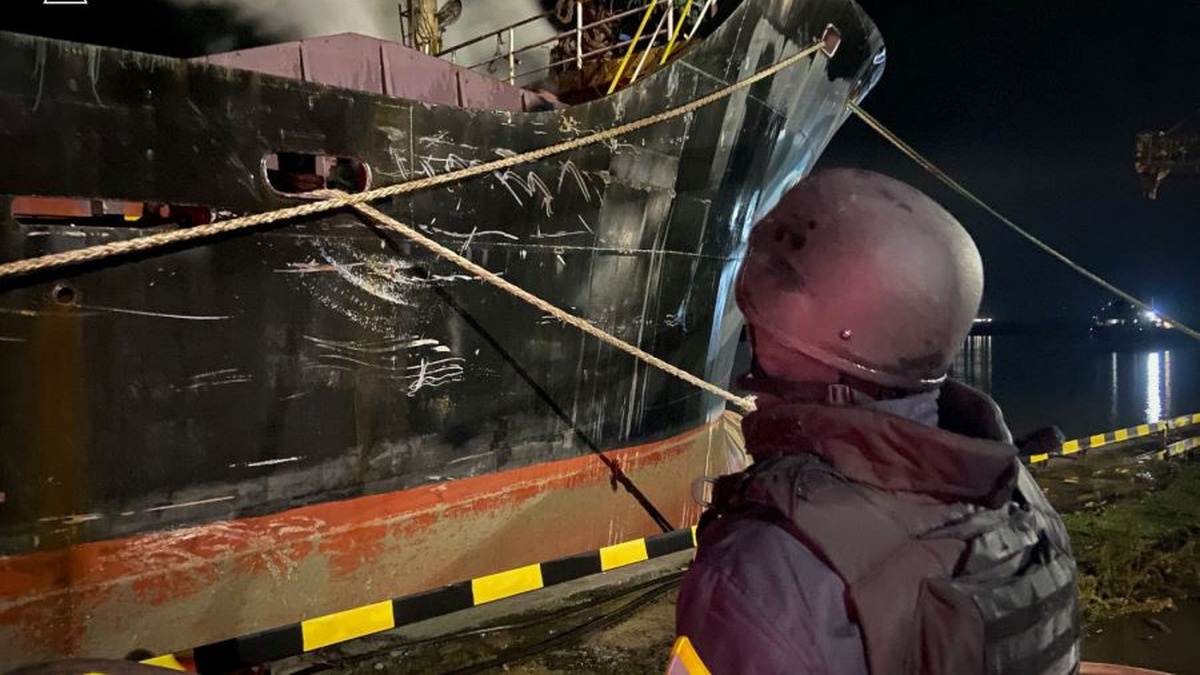 Russian attack damages Lebanese-flagged civilian ship carrying Ukrainian soybeans in Odesa port