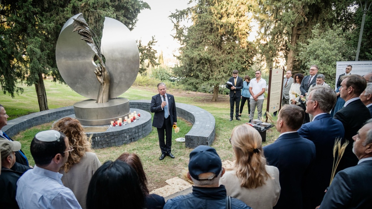 A monument for the victims of the Holodomor in Ukraine has been installed in Israel