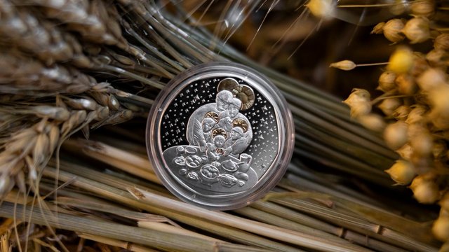 Нацбанк випустив монету "Дух Різдва" із зображенням дідуха