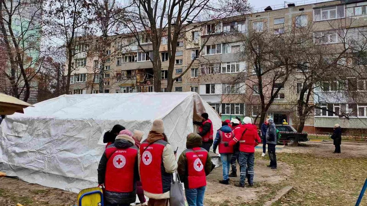 URCS deploys aid station for victims of UAV attack in Chernihiv