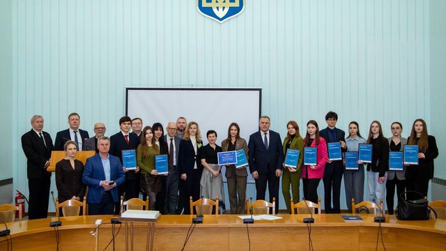 В Інституті міжнародних відносин визначили переможців конкурсу найкращих есе серед студентів про роль ШІ в українській дипломатії