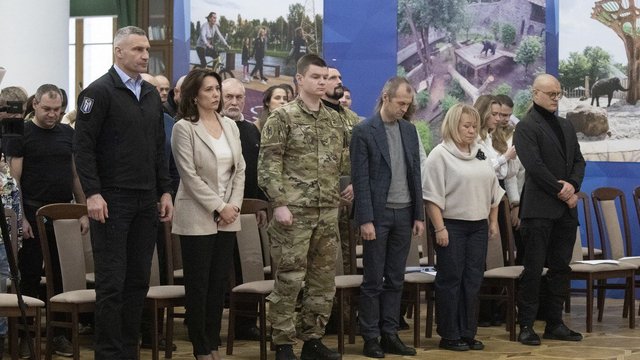 Кличко вручил награды от столицы защитникам и защитницам ко Дню ВСУ