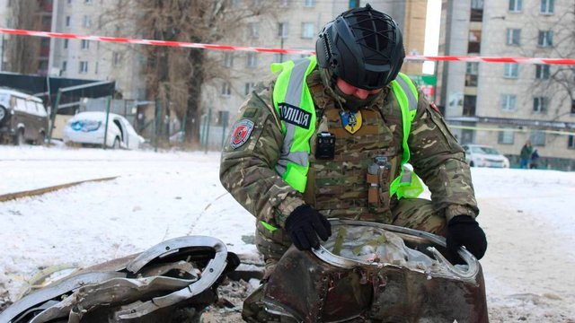 У Києві вибухотехніки знешкодили нездетоновану частину балістичної ракети – поліція