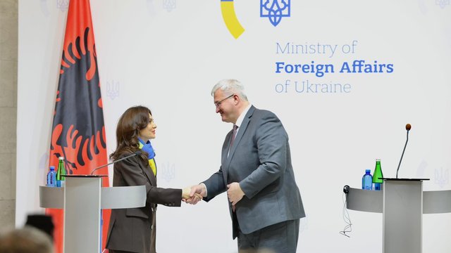Глава МИД Албании в Киеве: Справедливый мир для Украины означает реальные гарантии безопасности, ответственность для агрессора