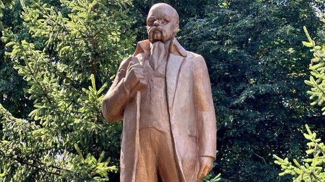 Переосмислення минулого, як радянський монумент отримав новий український зміст