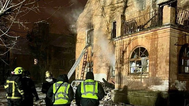 Внаслідок атаки рф пошкоджено депо, адмінбудівлю та тепловоз