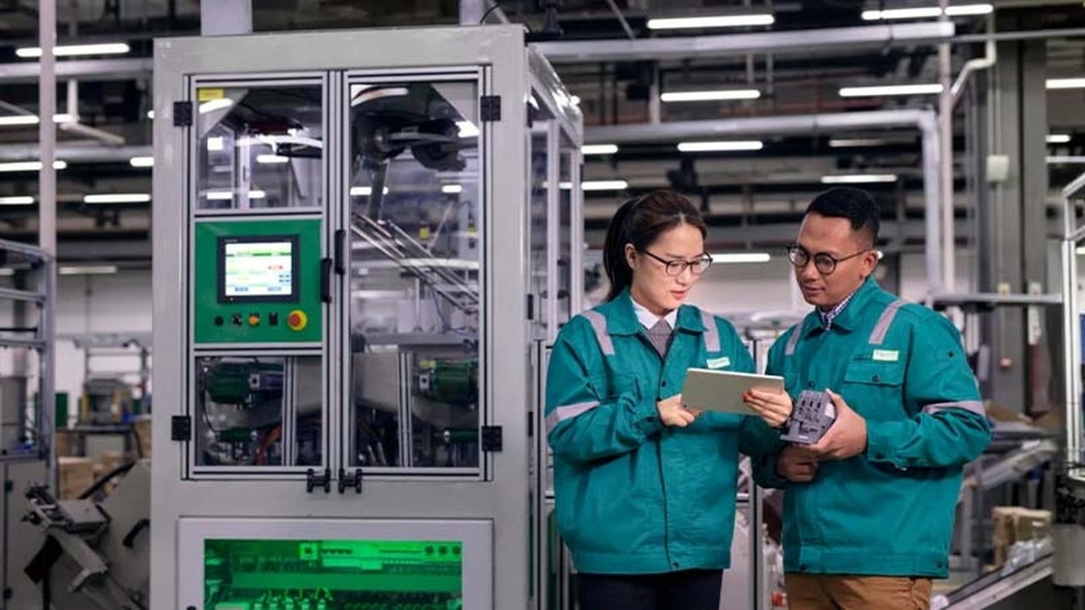 Schneider Electric plant in Wuhan recognized as one of three global “Talent Lighthouses” by World Economic Forum