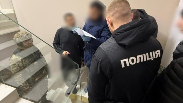 Нацполіція проводить слідчі дії у справі розкрадання держкоштів, один із обшуків - у приміщенні Дніпровської міськради