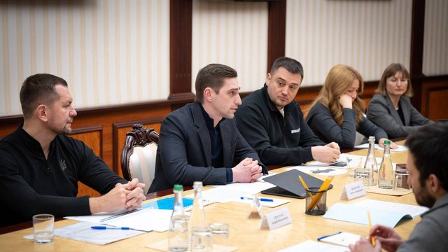 Операторы мобильной связи закупили более 15 тыс. генераторов для резервного питания - Свириденко