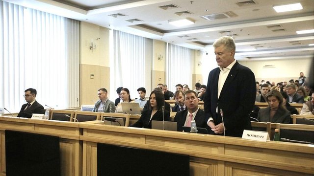 President's rep is no-show in court on sanctions against Poroshenko