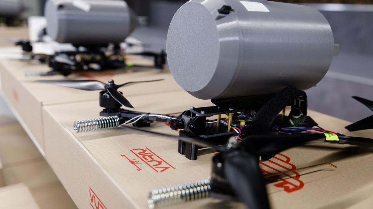 European Solidarity transfers funds to NGO Sprava Hromad to purchase almost 500 fiber-optic FPV drones