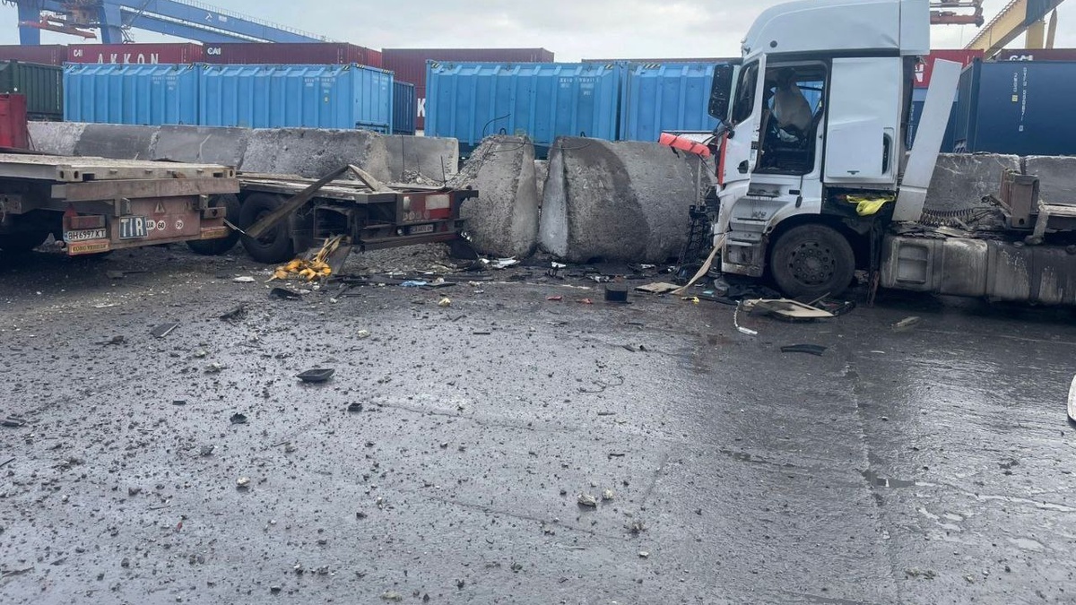 Russia hits ports of Chornomorsk, Pivdenny in Odesa region – USPA