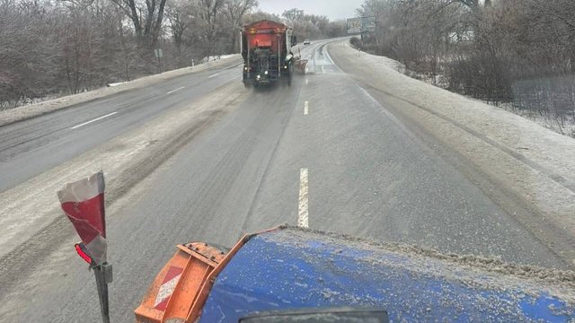 Киевская область готовится к непогоде: на дорогах более 220 единиц техники, подготовлено 56 мест отстоя транспорта, работают пункты обогрева