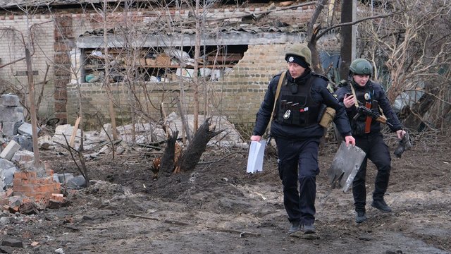 Семь человек ранены в Славянске после бомбового удара - полиция