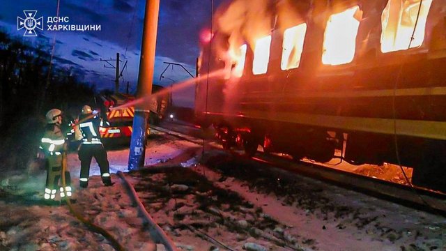 Кількість загиблих після атаки дронів РФ по потягу на Харківщині зросла до чотирьох, ще чотирьох шукають - Зеленський