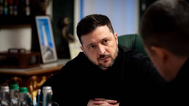 Правительство подготовит решение, чтобы обеспечить возможность для некритических учреждений оставить людей дома на период непогоды - Зеленский