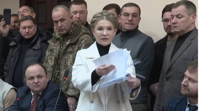 Тимошенко в суді: Прошу не обирати мені запобіжний захід, кроку не зроблю зі своєї країни