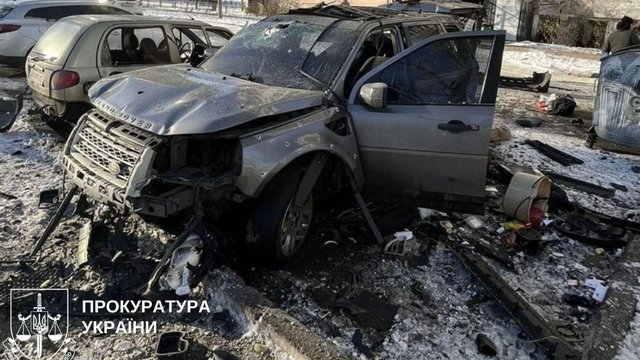 Взрыв внедорожника в Киеве квалифицирован как теракт, пострадал военный - прокуратура