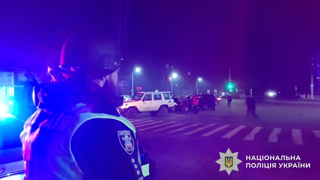 Семь полицейских ранены в результате взрыва в Николаеве - полиция