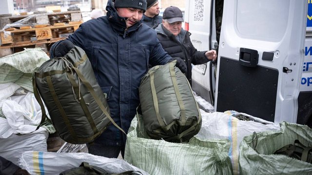 Свириденко: перші 10 тис. "Пакунків тепла" отримали мешканці найбільш постраждалих районів Києва та Київщини