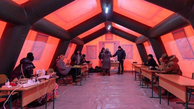 Глава МВД: В Киеве работает более 1300 пунктов обогрева, при необходимости их количество будет увеличено