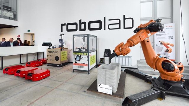 У КНУБА відкрили першу в Україні лабораторію робототехніки RoboLab
