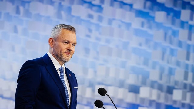 Президент Словаччини вважає помилкою позбавлення країни винищувачів МіГ-29, що були передані Україні