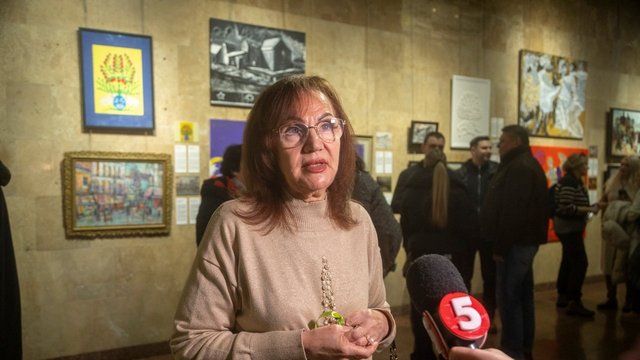 Директорка Херсонського художнього музею Аліна Доценко на відкритті виставки “Херсон: не/вкрадене. Штудії та омажі”. Національний музей історії України у Другій світовій війні, Київ, 21.02.2026