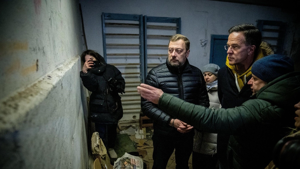 NATO chief Rutte visits Yahidne, Chernihiv region, restored after the occupation, talks to schoolchildren in Chernihiv