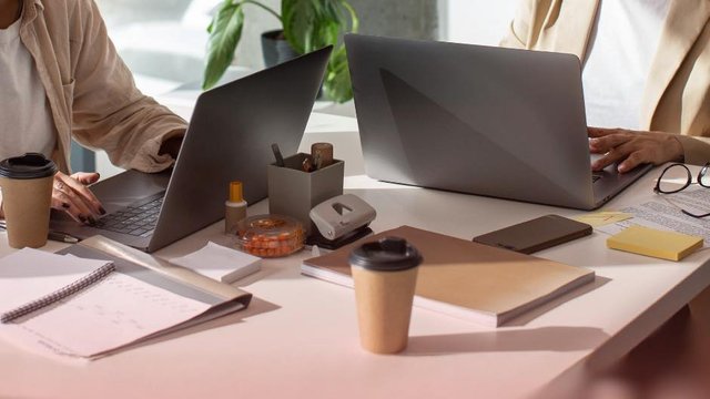 Ukrainian Red Cross Society's Reboot online service has helped nearly 1,000 people find jobs