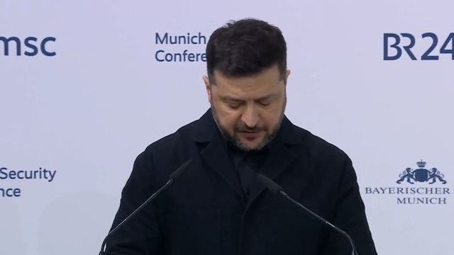 Зеленский: Благодаря Украине Орбан может не думать о том, как наращивать армию, чтобы останавливать российские танки от возвращения в Будапешт